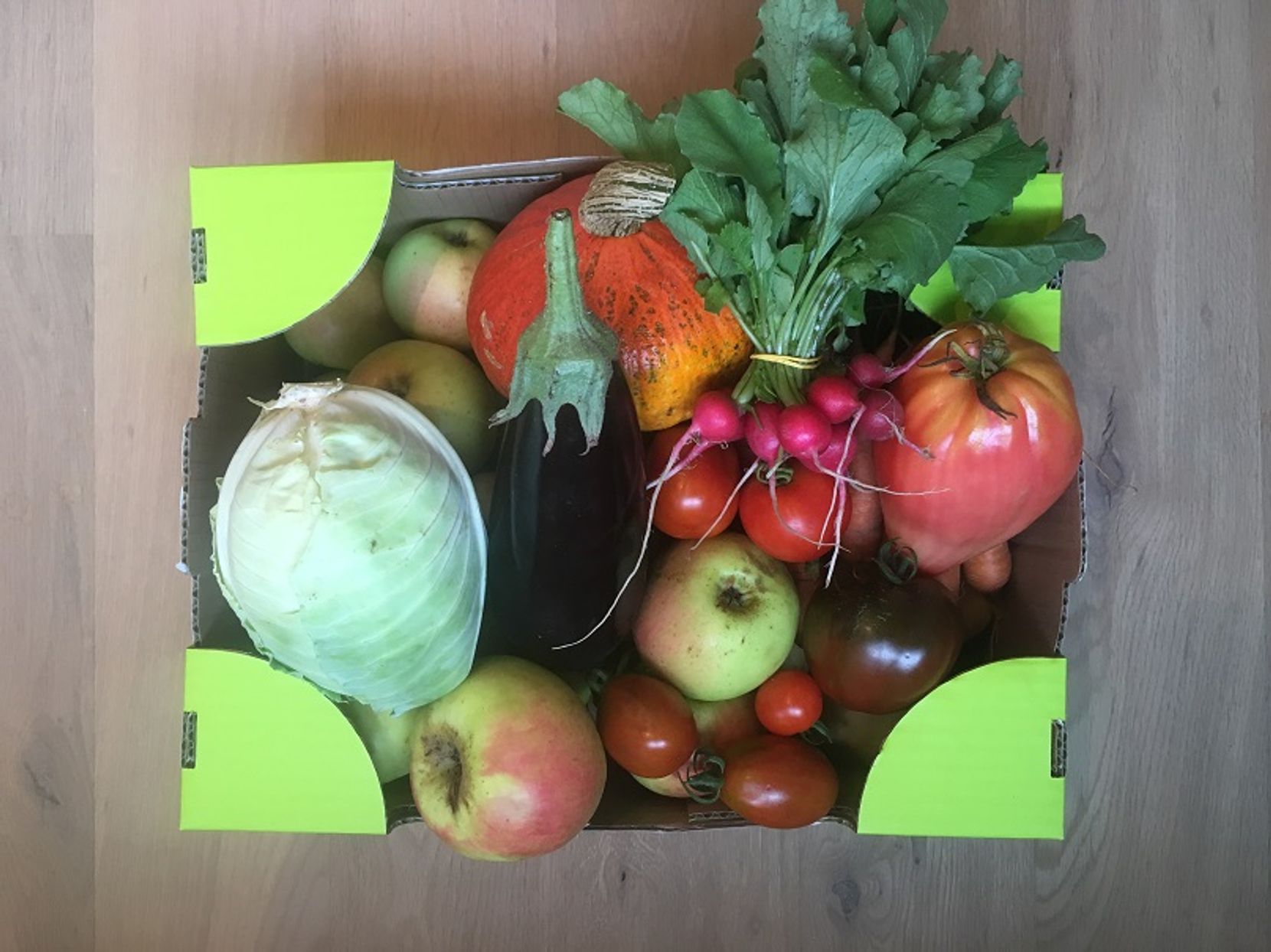 Gemüse in Schachtel.